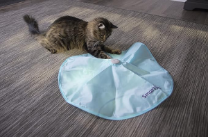 SmartyKat Hot Pursuit Electronic Concealed Motion Cat Toy, Battery Powered – Blue, One Size